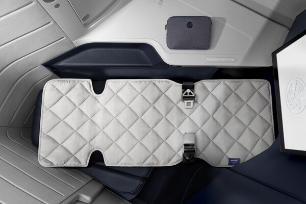 索菲特MY BED床垫全面覆盖商务舱座椅